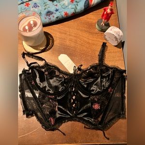 NWT Black Velvet Floral Bustier (XL)